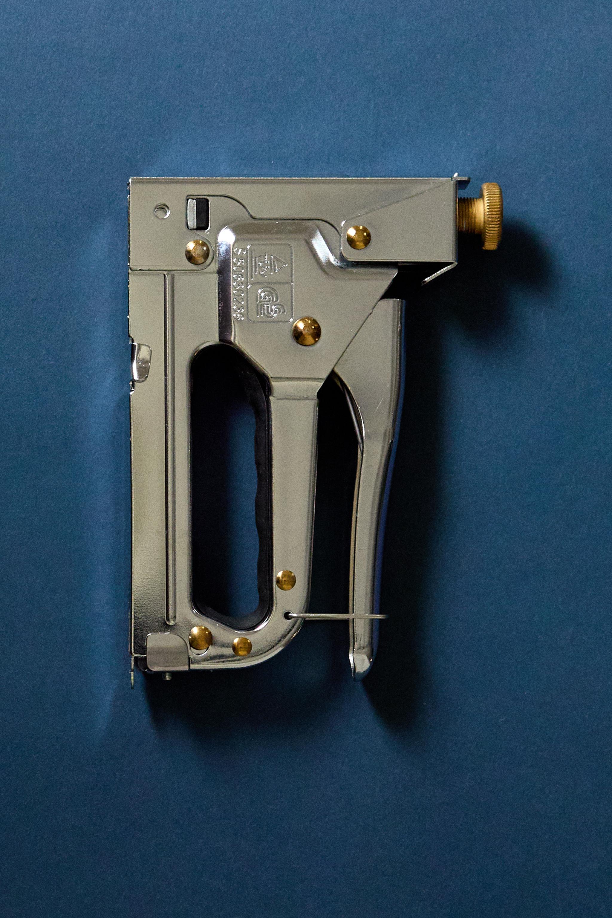 MANUAL STEEL STAPLER